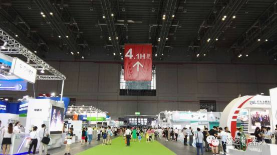 尚云在線助力國(guó)際機(jī)器人展 開(kāi)拓巡邏機(jī)器人市場(chǎng)(圖1) 尚云在線助力國(guó)際機(jī)器人展 開(kāi)拓巡邏機(jī)器人市場(chǎng)(圖1)